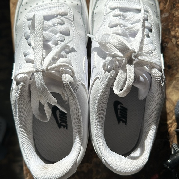 Nike Court Vision Low Sneaker- Excellent condition - Picture 10 of 10